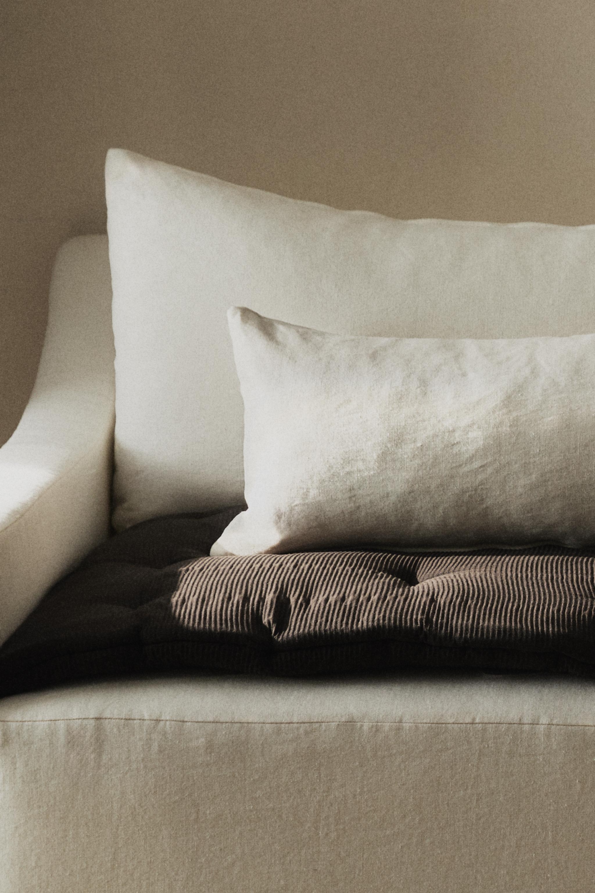 GATHERED COTTON TOPPER